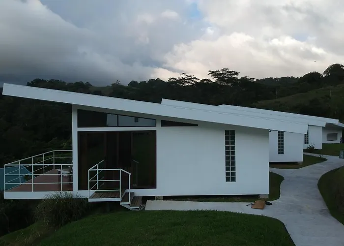 Laguna Arenal Hotel 3*